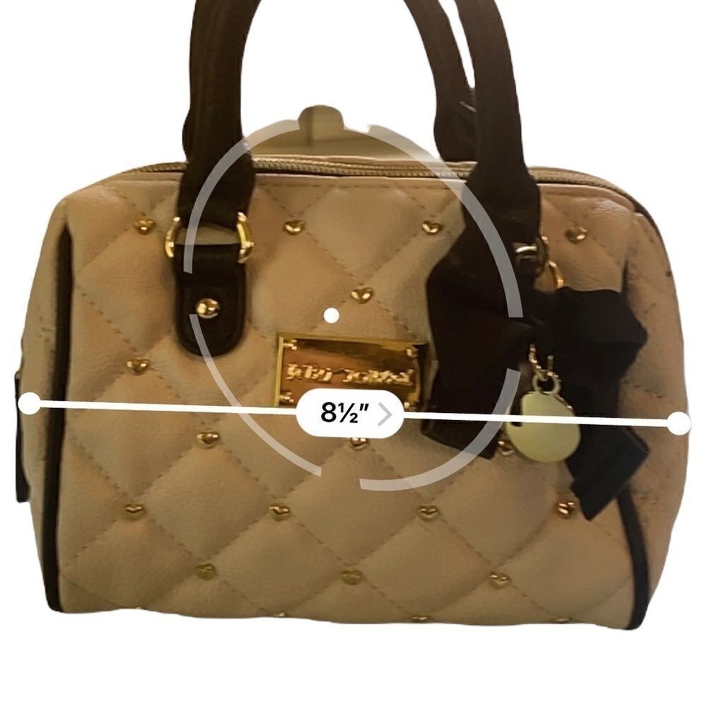 Betsey Johnson - White Quilted Little Purse - Picture 6 of 8